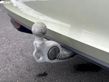 Car image 35
