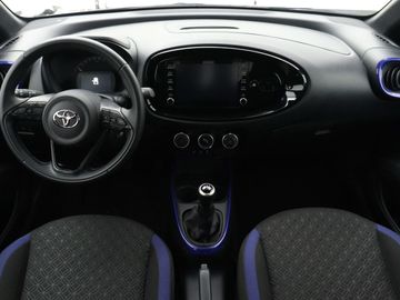 Car image 4