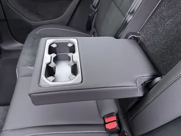 Car image 41