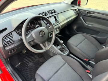 Car image 12