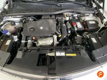 Car image 27
