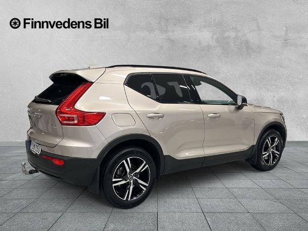 Volvo XC40 B3 Plus Dark 120 kW image number 3