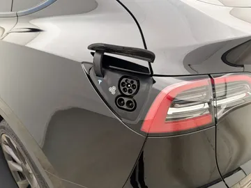Car image 35