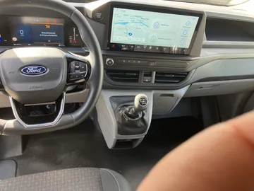 Car image 27