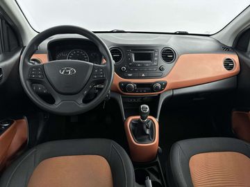 Car image 11