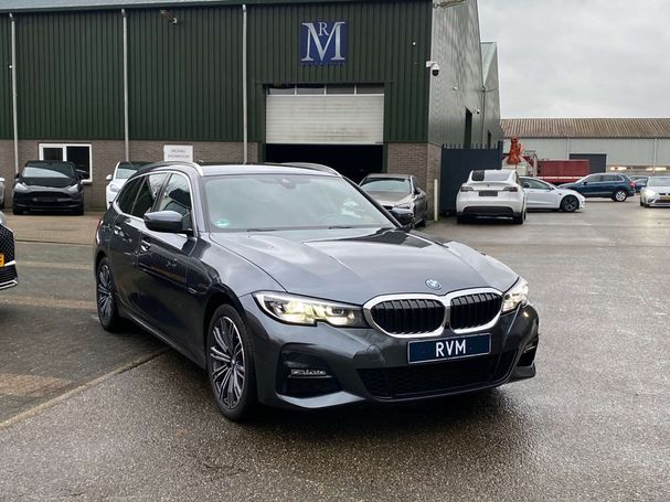 BMW 330e Touring M Sport 215 kW image number 2