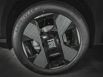 Car image 32