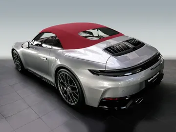 Car image 26