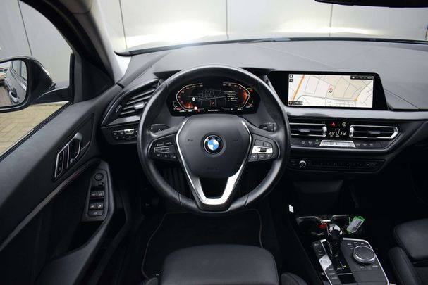 BMW 118i 100 kW image number 18