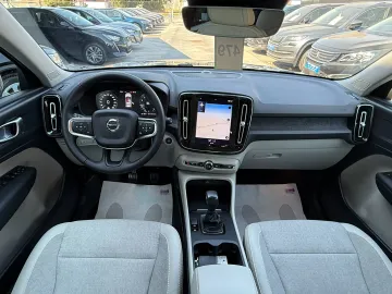 Car image 32