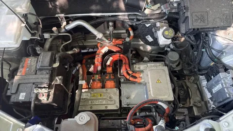 Car image 18