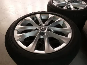 Car image 33