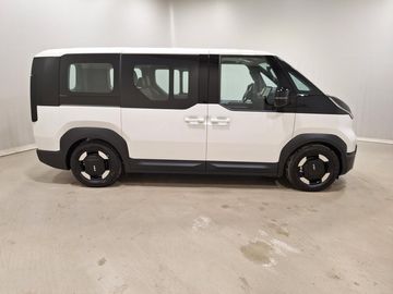 Car image 28