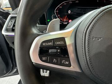 Car image 32