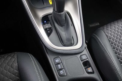 Car image 26