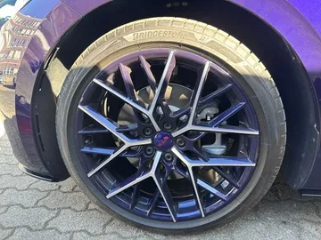 Car image 32