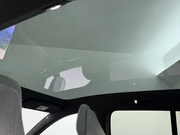Car image 40