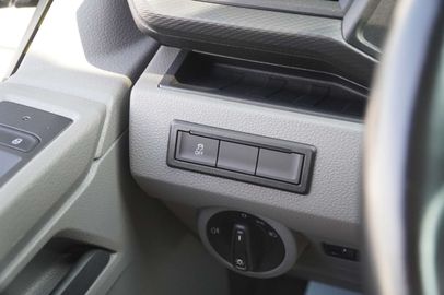 Car image 36