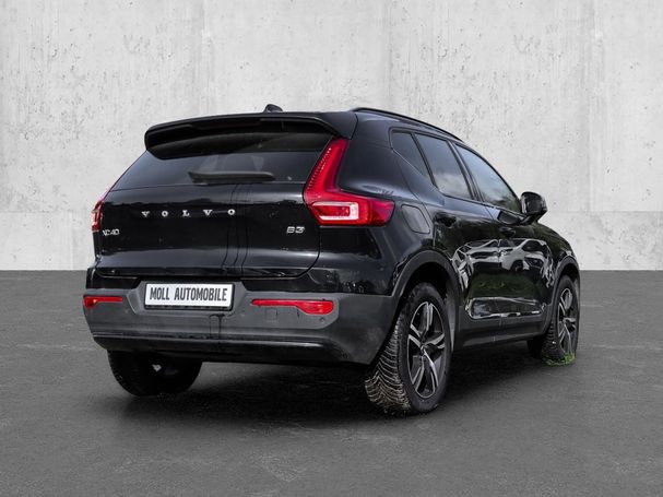 Volvo XC40 B3 Plus Dark 120 kW image number 2