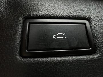 Car image 38