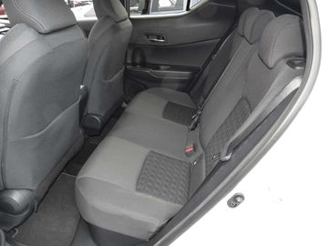 Car image 16