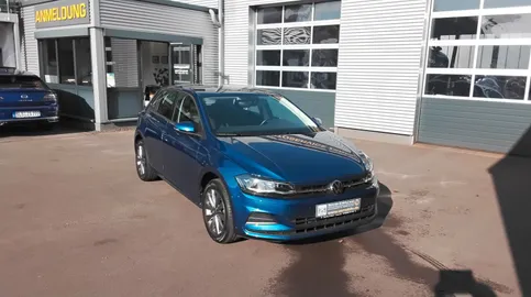 Car image 2
