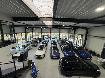 Car image 36