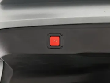 Car image 38