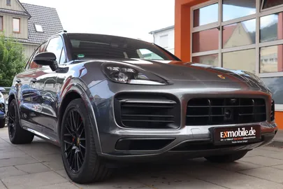 Car image 3