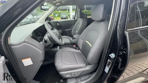 Car image 33