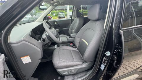 Car image 33