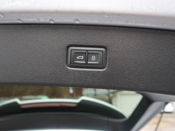 Car image 40