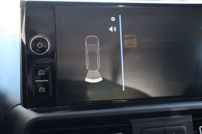 Car image 32