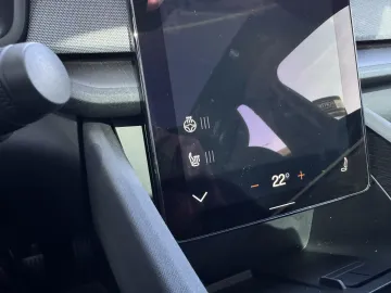Car image 43
