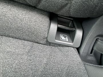 Car image 35