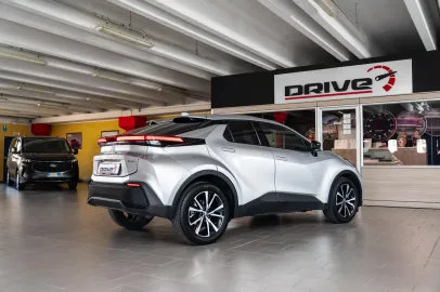 Car image 2