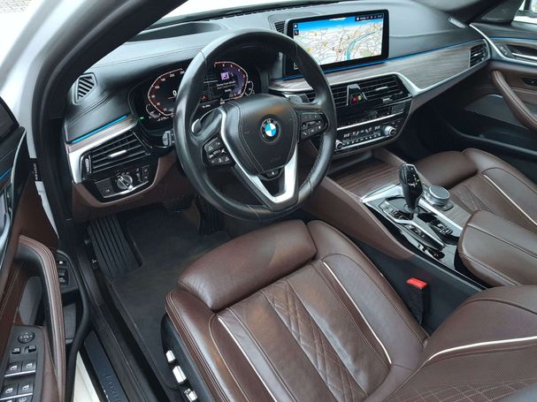 BMW 545 e xDrive 290 kW image number 12