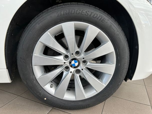 BMW 320d Touring xDrive Advantage 140 kW image number 14