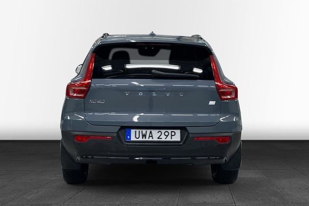 Volvo XC40 Recharge T4 Plus Dark 157 kW image number 4