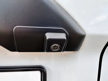 Car image 30