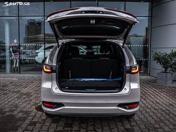 Car image 30