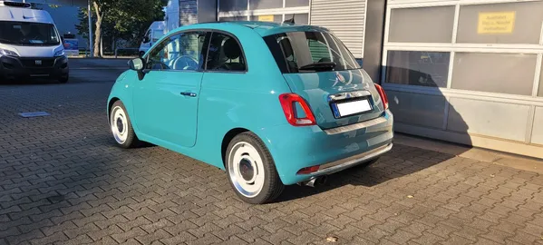 Car image 3