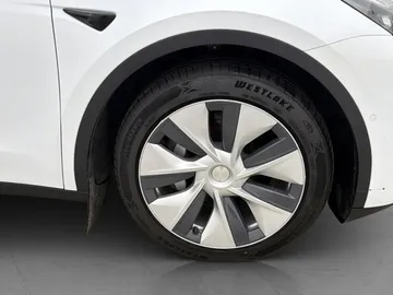 Car image 36