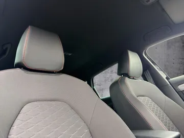 Car image 36