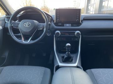 Car image 11