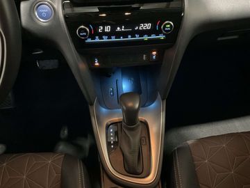 Car image 12