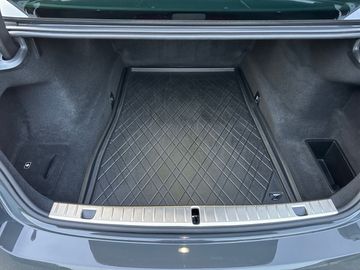 Car image 36