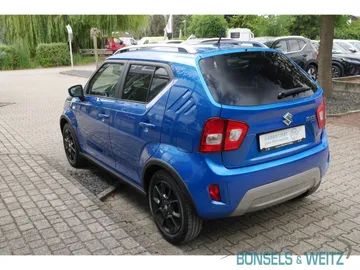 Car image 3