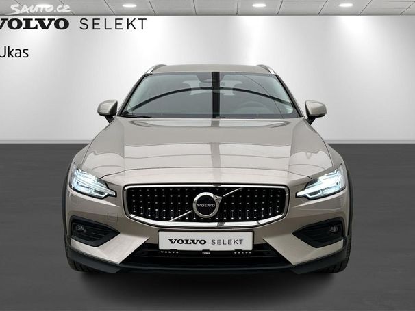 Volvo V60 Cross Country AWD B4 145 kW image number 3