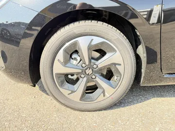 Car image 26